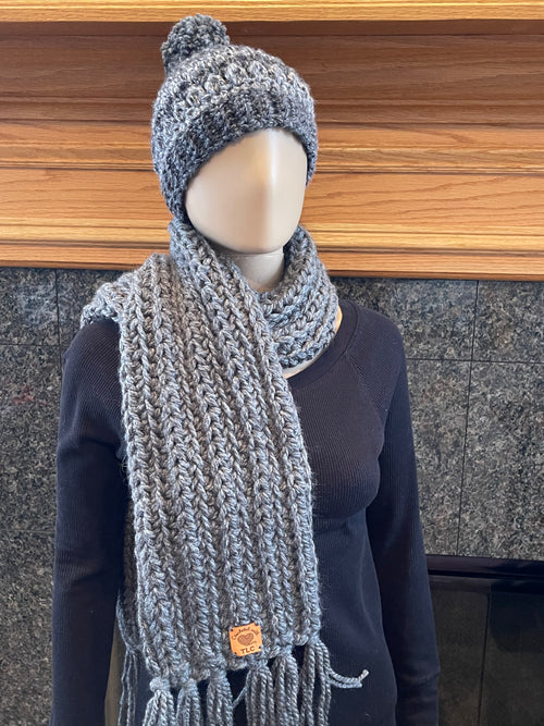 MAXWELL SIGNATURE WARM, SOFT & CHUNKY SCARF CROCHET PATTERN